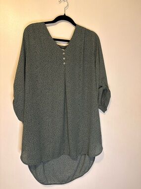 Reitmans Olive Micro Dot V-Neck Roll-Tab Tunic Blouse